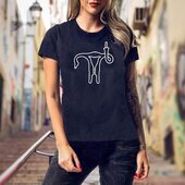 Una mujer sin un hombre es como un pez sin bicicleta. 🤷‍♀️ ~ Gloria Steinem 
#camisetafeminista #feminismo #feminist #feminista #útero #yodecido #abortolegal #tiendafeminista #sororidad #abajoelpatriarcado
